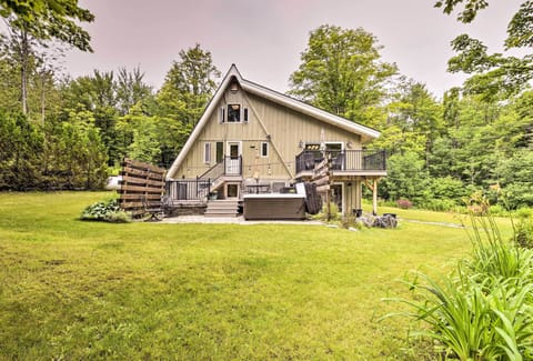 Warren Vacation Rental | 2BR | 3BA | 1,745 Sq Ft | Stairs Required