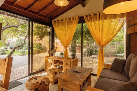 Traditional House | Living area | 60-cm flat-screen TV with digital channels, TV