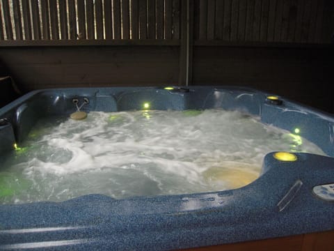 Hot Tub with lights