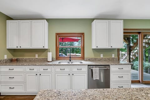 Kitchen with dishwasher