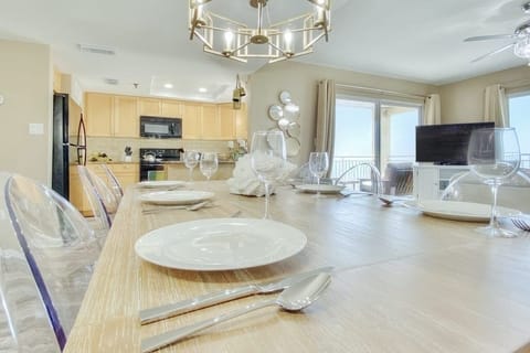 Elegant dining or simple takeout your vacation do it your way! 