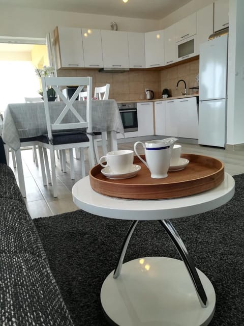 Apartment (Two Bedroom Apartment with Terrace an) | Interior detail