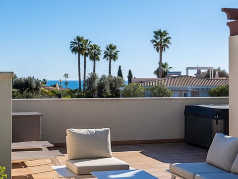 Roof terrace with sea view