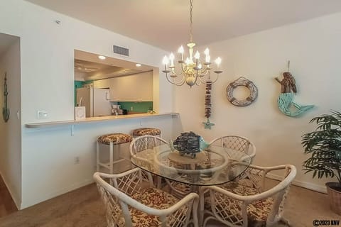 Dining Area has Table for Four