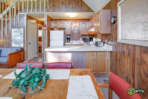 Dining room & kitchen