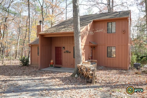Villa approach from driveway