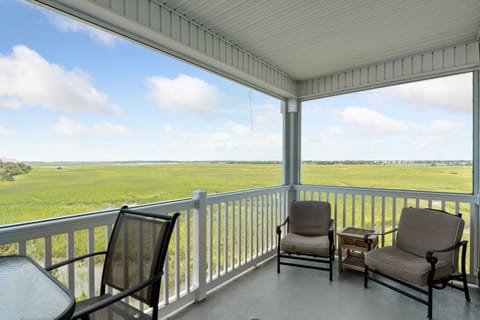 Screen Porch, Corner Condo with Panoramic Views