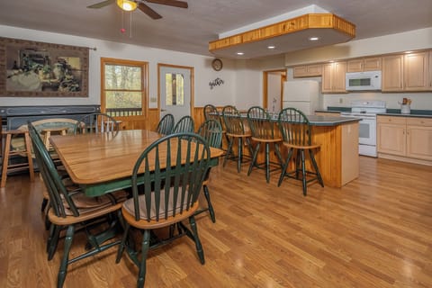 House (4 Bedrooms) | Property amenity