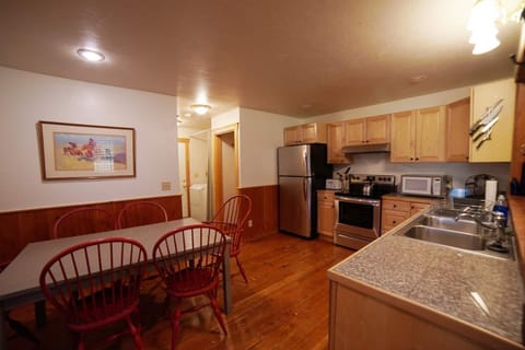 Enjoy a night eating in using this well-appointed kitchen!