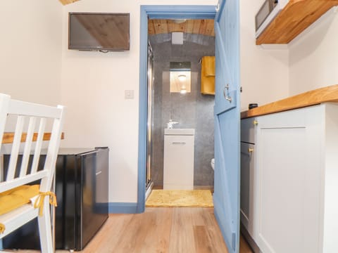 1 bedroom, individually decorated, individually furnished, free WiFi