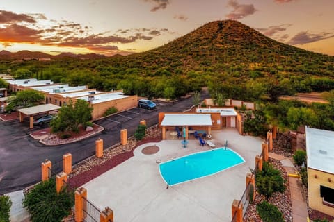 Bird`s-eye view of the community pool and surrounding mountains