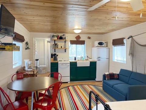 This cabin was newly remodeled in 2022.