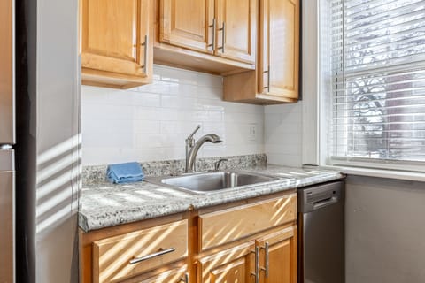 Kitchen - Small Dishwasher