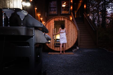 Step into serenity with our aromatic cedar 6-person barrel sauna 