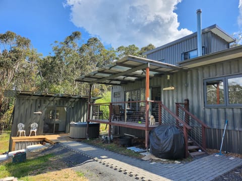 Karinya Container plus Retreat