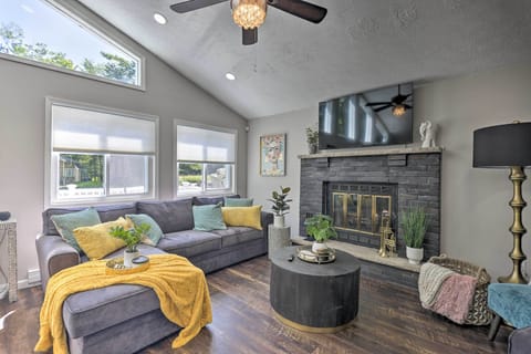 Tobyhanna Vacation Rental | 3BR | 1.5BA | 1,200 Sq Ft | 1 Small Step to Enter