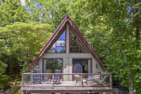 Modern Beautifully Designed A Frame /\ in Connestee Falls Community 15 minutes to downtown Brevard!