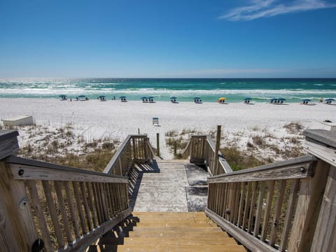 Condo (2 Bedrooms) | Property amenity