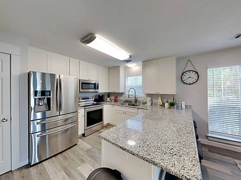 House, Multiple Beds, Balcony, Garden View | Private kitchen | Fridge, microwave, oven, stovetop