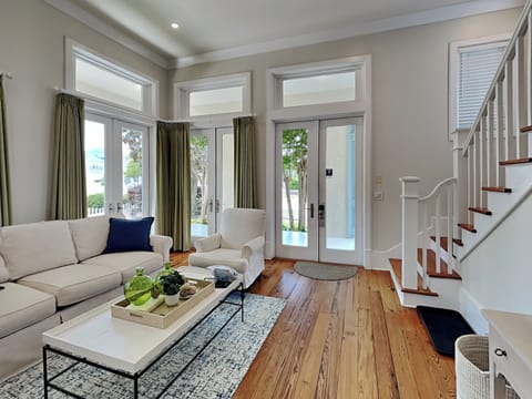 House, Multiple Beds, Balcony, Pool View | Living area | 42-inch flat-screen TV with digital channels