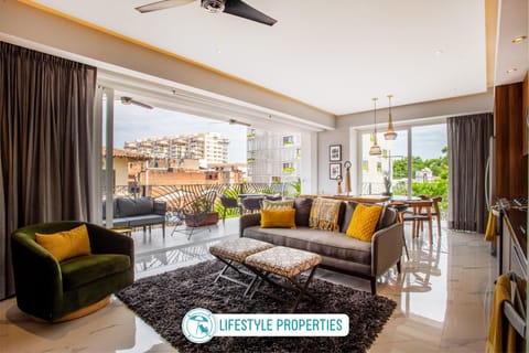 Amazing corner condo with large balcony and view