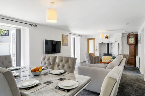 Rosevilla Farmhouse, Portreath. Ground floor: Open planned living/dining area perfect for entertaining.