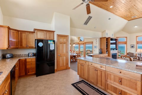 WH139: Dutch Treat | Top Level Kitchen