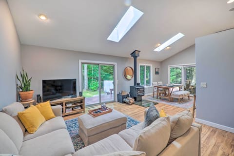 Whitehall Vacation Rental | 3BR | 2BA | 1,400 Sq Ft | Access Only By Stairs