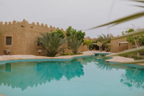 2 outdoor pools