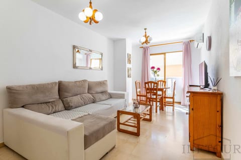 Communal lounge/ TV room,Living room,Dining area