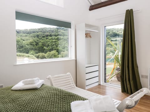 2 bedrooms, individually decorated, individually furnished, free WiFi