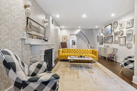 Cozy living spaces - with fireplace