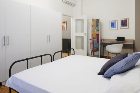 Deluxe Apartment | 1 bedroom, hypo-allergenic bedding, down comforters, desk
