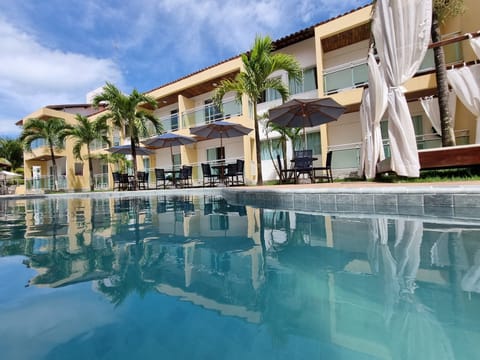 2 outdoor pools