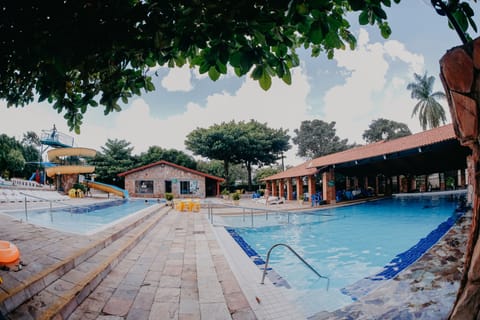 5 outdoor pools
