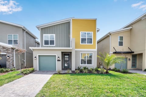 Beautiful 5 bed 5 bath villa located in Storey Lake Resort