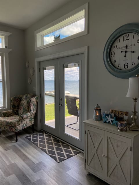 Door to outside deck 