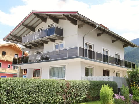 Holiday Home Exterior [winter]