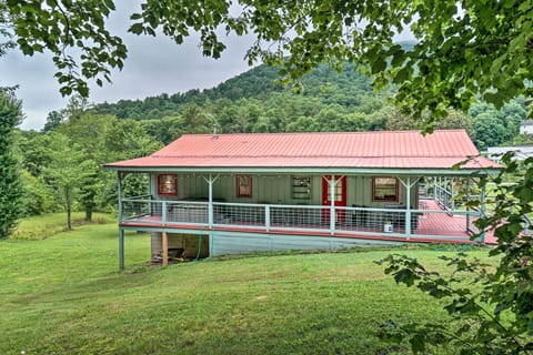 Clayton Vacation Rental | 3BR | 2BA | 2,400 Sq Ft | Step-Free Entry