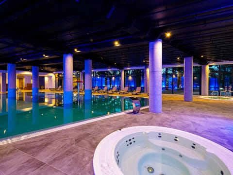 2 indoor pools, open 10:00 AM to 10:00 PM, sun loungers