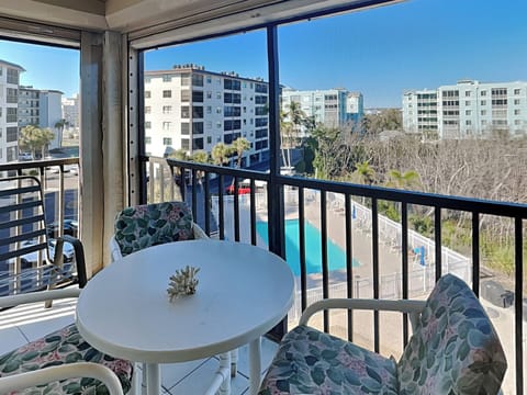 Condo (2 Bedrooms) | Property amenity