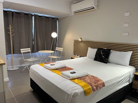 Deluxe Room | Desk, iron/ironing board, WiFi (free)
