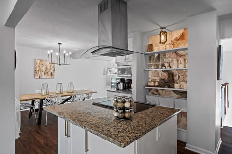 Open layout - perfect for entertainment!