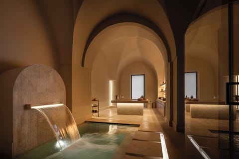 Sauna, hot tub, steam room, massages