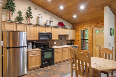 Full Kitchen and Dining Area