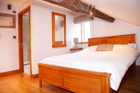 Basic Double Room, Ensuite