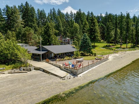 Waterfront home with great indoor and outdoor spaces 
