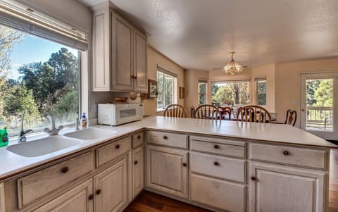 Kitchen/Dining, Unit 4 Lot 45 Vacation Rental (Casa Del Lago)