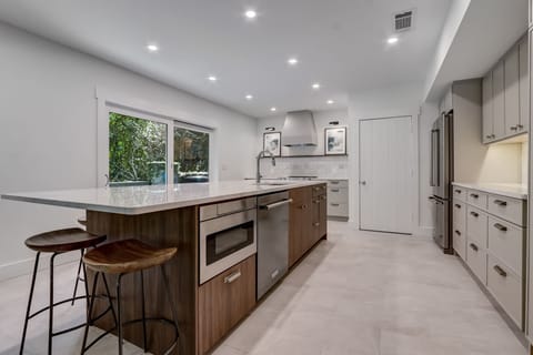 Newly Renovated Gourmet Kitchen