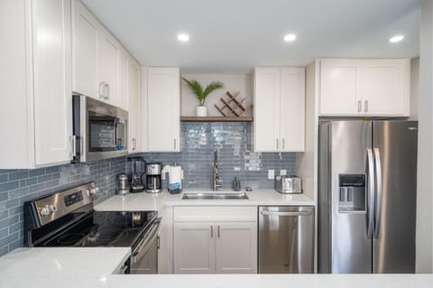 Low Res 483 South Kihei Road 103 Kihei HI Kihei Holiday 103 11